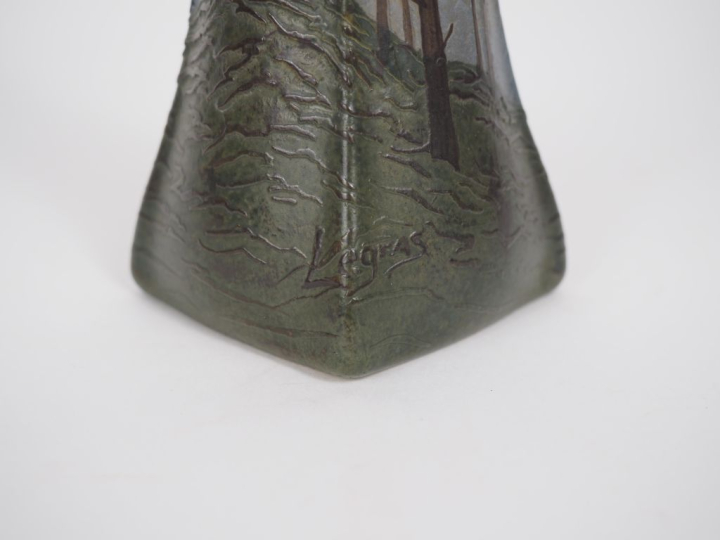 LEGRAS.  Vase soliflore en verre, à décor émaillé et dégagé à l'acide 