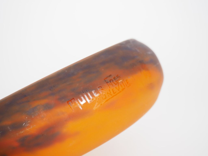 MULLER Frères à Lunéville. Vide poche en verre moucheté rouge-orangé e
