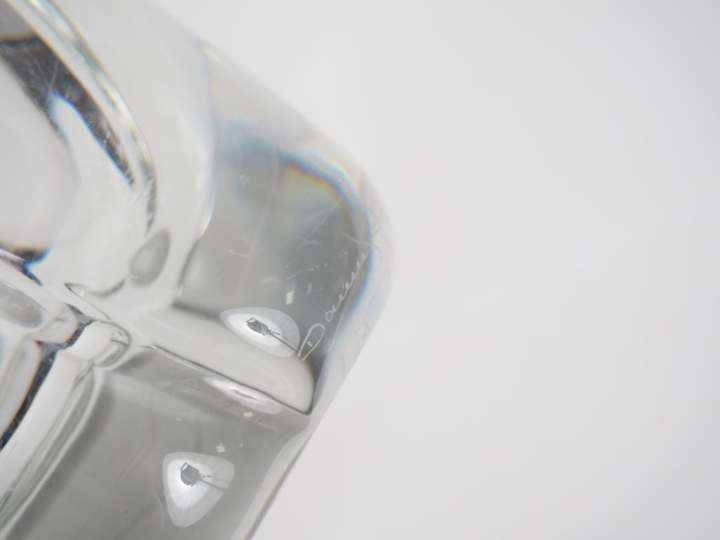 DAUM.  Vase en cristal.  Signé.  H. 25,5 cm.