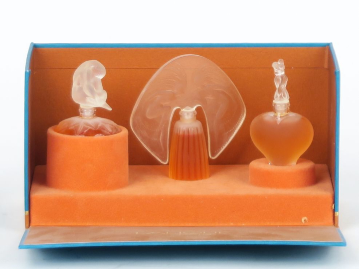 LALIQUE.  Coffret de trois flacons miniatures "les introuvables" The u