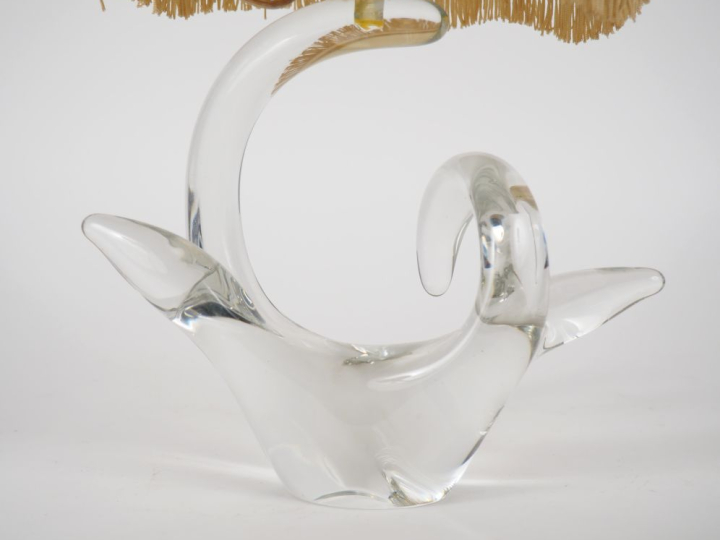 LALIQUE France. Lampe en cristal. Signée. Dim. 19,5 x 23 cm.  (égrenur