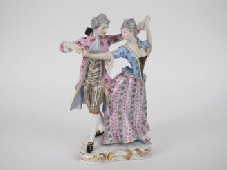 Vente aux enchères Groupe 1900 en porcelaine polychrome de Saxe, " Couple d'élégants". Ma