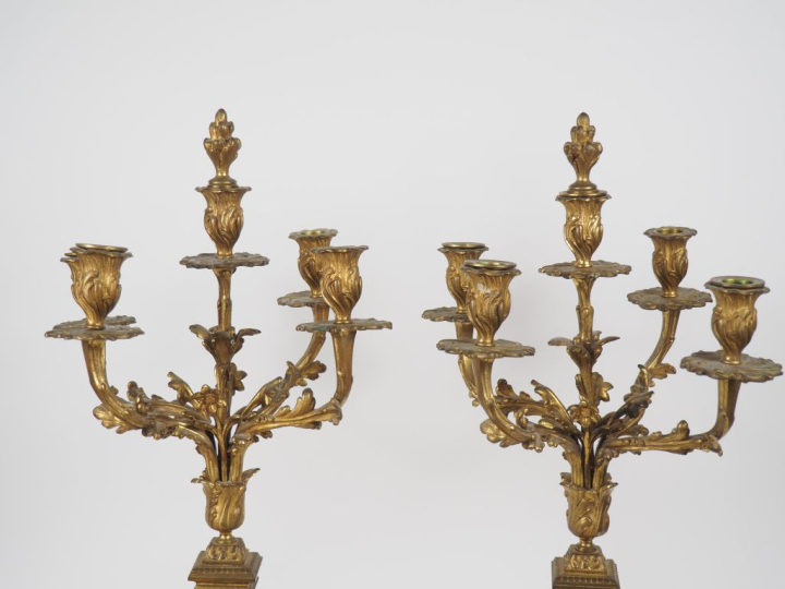 Paire de candélabres Napoléon III de style Louis XIV en bronze et marq