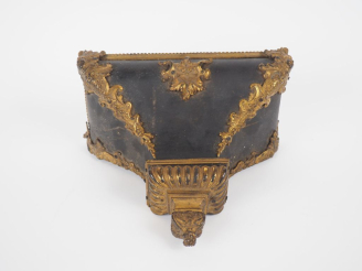Vente aux enchères Sellette d'applique Napoléon III de style Louis XV en bois et bronze d