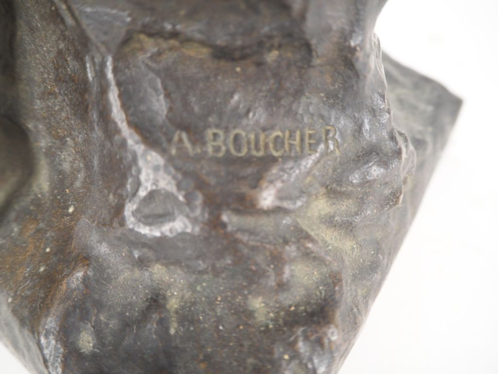 Alfred BOUCHER. "L'hirondelle blessée". Sculpture en bronze double pat