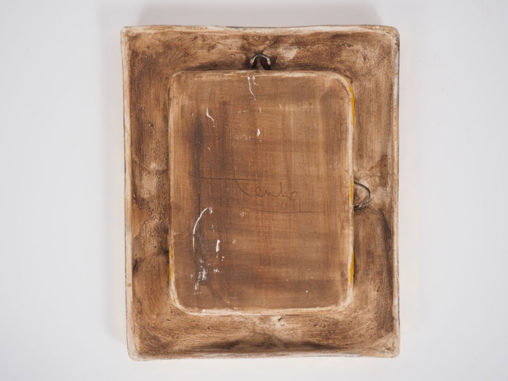 François LEMBO. Miroir en céramique polychrome et dorée à décor de cab