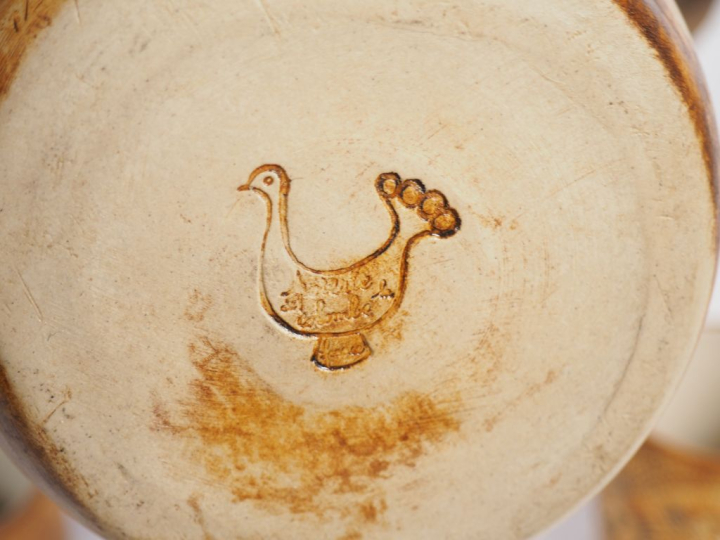 POTERIE DE LA COLOMBE. 5 différentes vases ou vide-poches en céramique