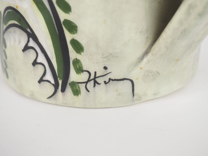 Jacques THIVAUD, ARNIS.  Pichet en faience à décor de chevreaux.  Sign
