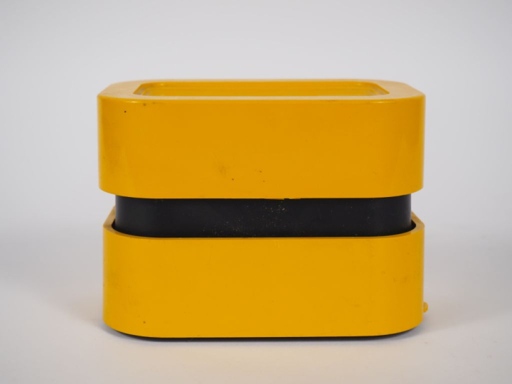 TERRAILLON. Pèse-lettre. Signé. Dim. 12 x 17 x 11 cm.