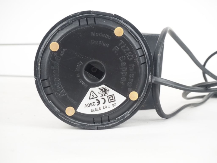 Richard SAPPER pour ARTEMIDE. Trois lampes "Tizio" en métal laqué noir