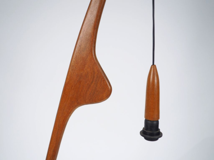 Jean RISPAL. Lampadaire biomorphique, modèle dit "Mante religieuse", p