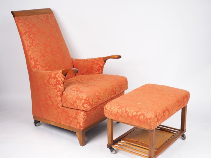 GIORGETTI éditeur. Chauffeuse et son ottomane en teck, ganiture de tis