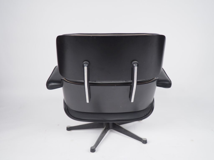 Charles et Ray EAMES pour mobilier international éditeur. Fauteuil ann