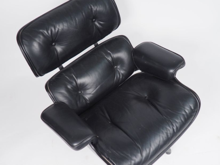 Charles et Ray EAMES pour mobilier international éditeur. Fauteuil ann