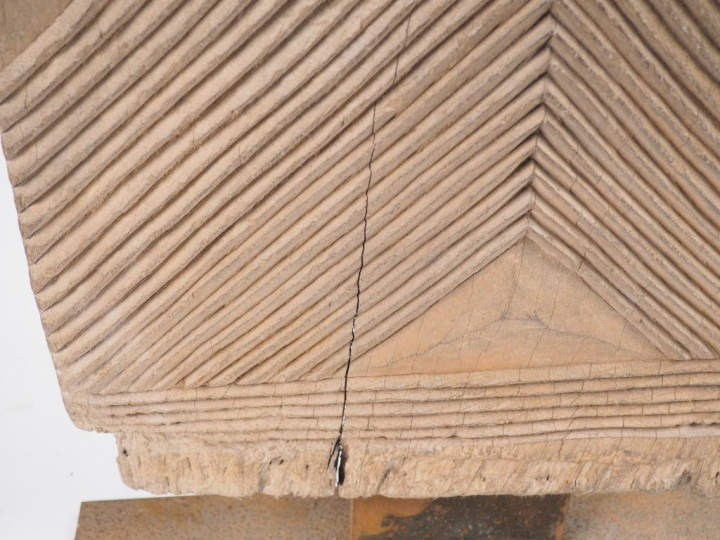 Porte de type Ibo, Nigeria Bois à patine naturelle H. 160 cm - L. 53 c