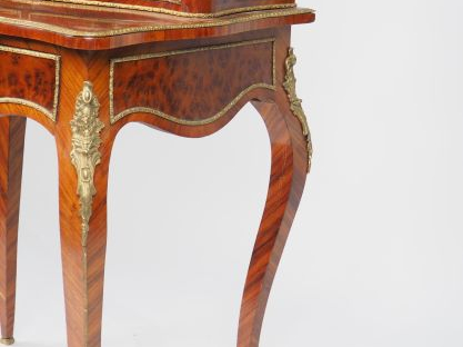Bonheur du jour Napoléon III de style Louis XV en bois et bois de plac