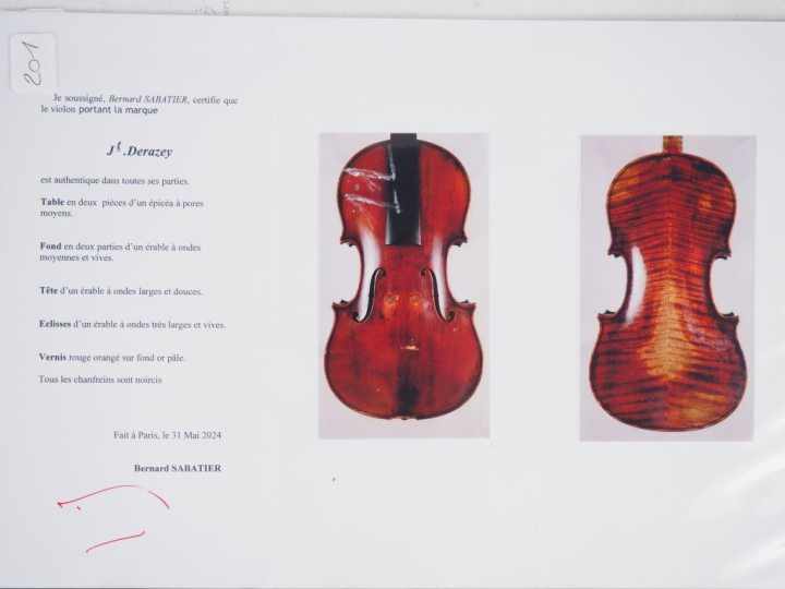 Très beau violon	 fait par Justin Derazey. Certificat de Bernard Sabat