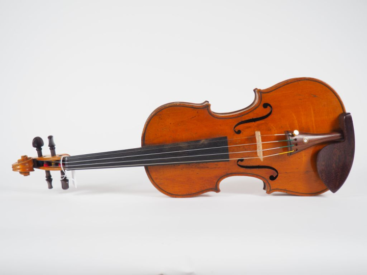 Interessant violon	 fait à Mirecourt dans les années 1870. 356mm (	Bon