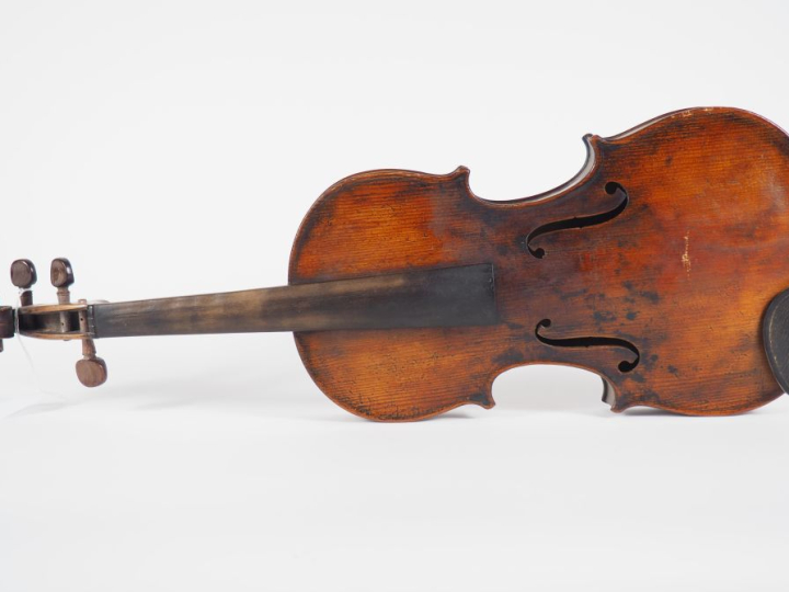 Vieux violon	 Français portant l'étiquette apocryphe "Alessandro Galli