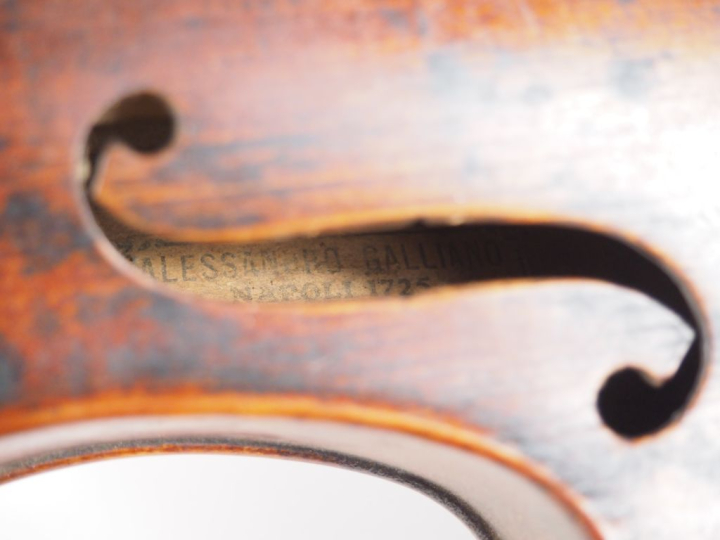 Vieux violon	 Français portant l'étiquette apocryphe "Alessandro Galli