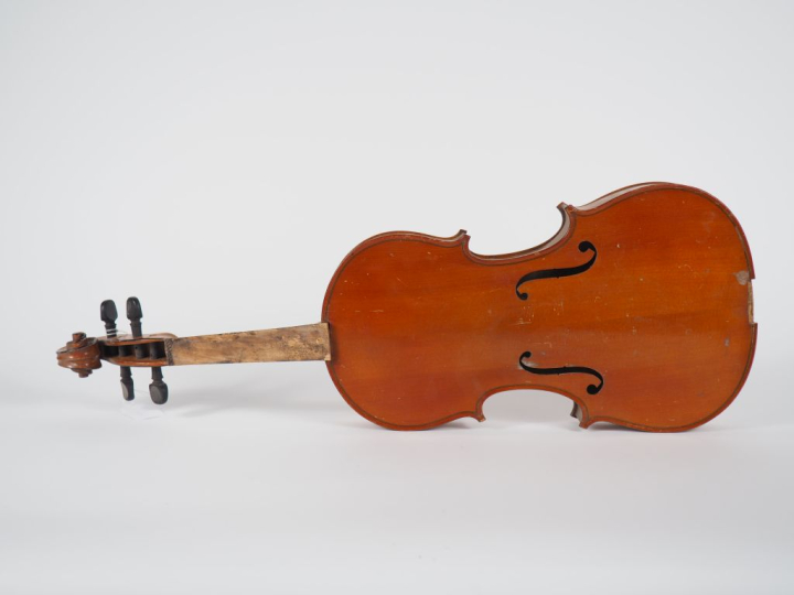 	Violon d'étude 	fait à Mirecourt vers 1920 etiquette apocryphe "Atoni