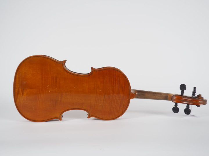 	Violon d'étude 	fait à Mirecourt vers 1920 etiquette apocryphe "Atoni