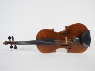 Vente aux enchères Violon allemand 1920 - 1930 35,9 mm. (Prêt à jouer). On y joint un arc