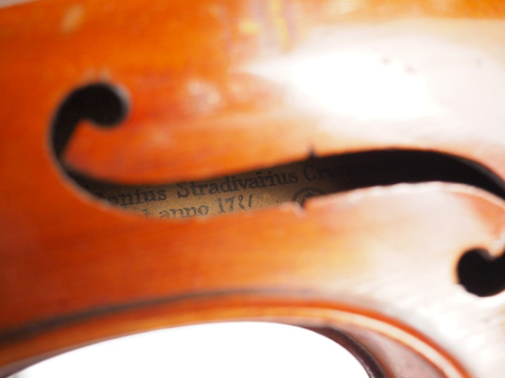 Violon atelier Mirecourt Laberthe-Himbert vers 1920. 36 mm. On y joint