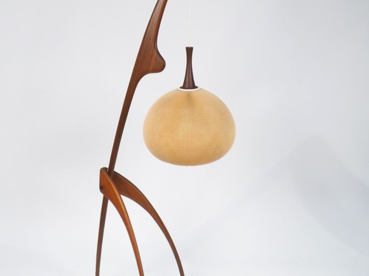 Jean RISPAL. Lampadaire biomorphique, modèle dit "Mante religieuse", p