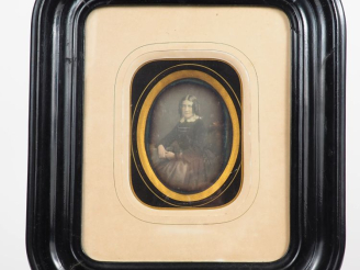 Vente aux enchères Daguerréotype XIXème. "portrait de dame"  Dim. 11,5 x 8,5 cm