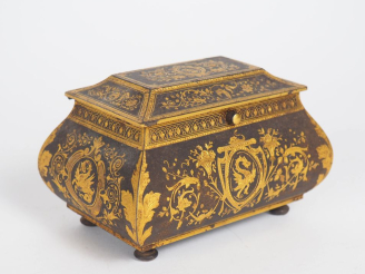 Vente aux enchères Coffret à bijoux XIXème en bronze à décor damasquiné de rinceaux feuil
