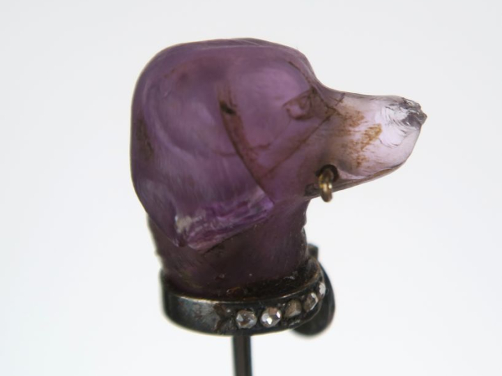 Epingle à chapeau Napoléon III en verre teinté mauve, brillant et pier