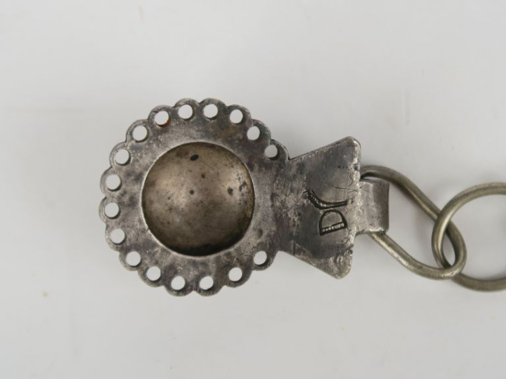 Boucle de ceinture début XIXème en argent à décor ajouré et orné d'un 