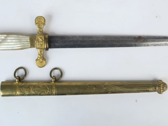 Vente aux enchères Coupe papier Napoléon III figurant une épée miniature de style Louis X