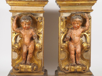 Vente aux enchères Paire de sellettes italiennes fin XVIIIème début XIXème en bois polych