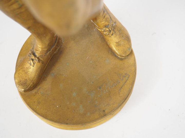 P. FILHASTRE.  "Gringoire". Sculpture en bronze doré. Signée. H. 43,5 