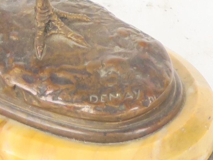 DEMAY.  'le héron".  Sculpture en bronze à patine médaille, sur un soc