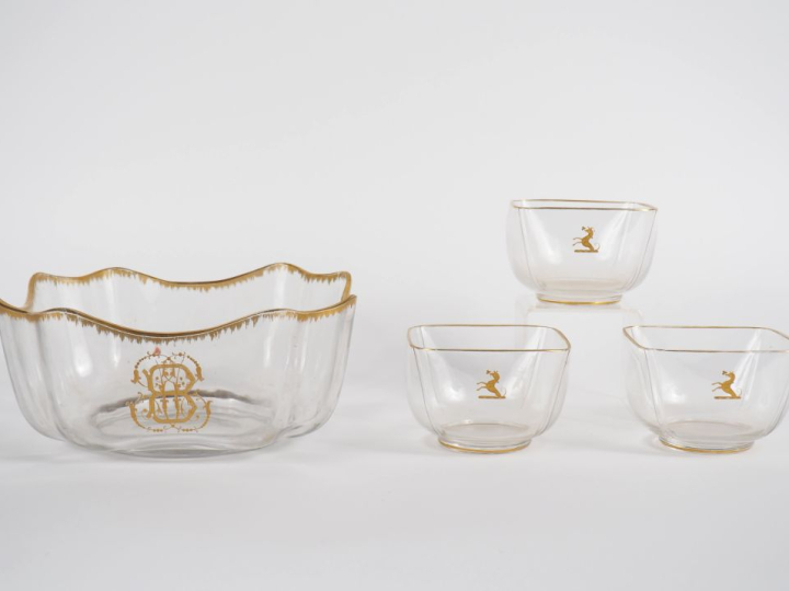 Jatte à crème Napoléon III en cristal, à décor de monogramme et de lis