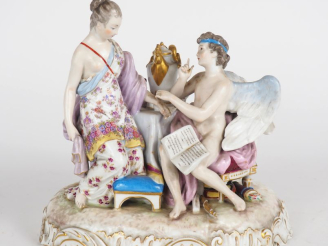 Vente aux enchères Groupe XIXème en porcelaine polychrome de Saxe "l'amour consolé".  Dim