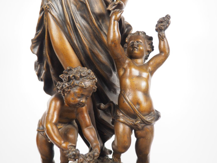 POITEVIN.  Garniture de cheminée Napoléon III en régule à patine médai