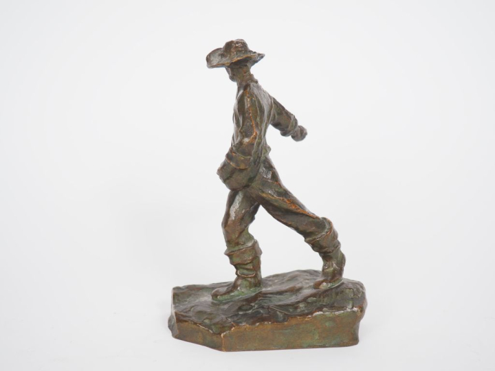 Ecole française fin XIXème.  "Le semeur". Sculpture en bronze à patine