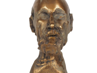 Vente aux enchères ROULLAND.  "Hippocrate". Sculpture en bronze.  Signée et numérotée 940