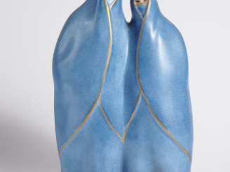 Vente aux enchères Veilleuse Art Déco en porcelaine polychrome de Limoges figurant deux f