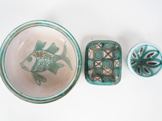 Vente aux enchères Robert PICAULT. Saladier en céramique polychrome à décor de poisson (f