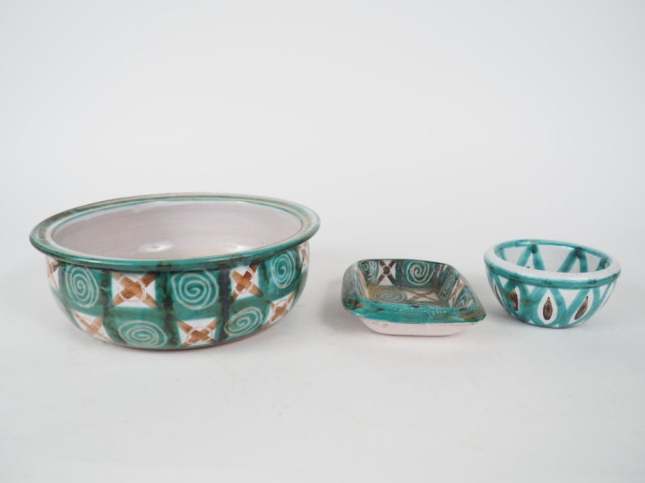 Robert PICAULT. Saladier en céramique polychrome à décor de poisson (f