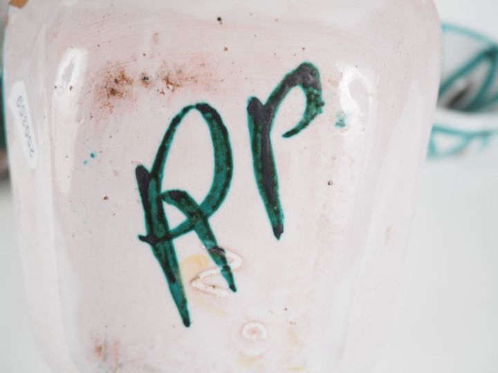 Robert PICAULT. Saladier en céramique polychrome à décor de poisson (f