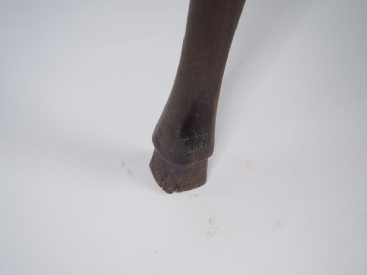 Console XVIIIème en bois exotique massif ouvrant à deux tiroirs, ceint