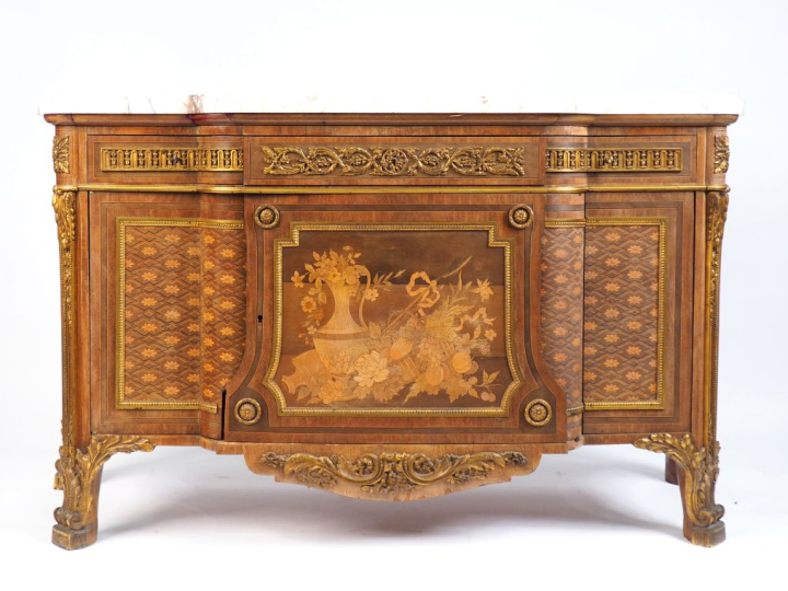 Superbe commode de style Louis XVI en marqueterie, à décor de nature m