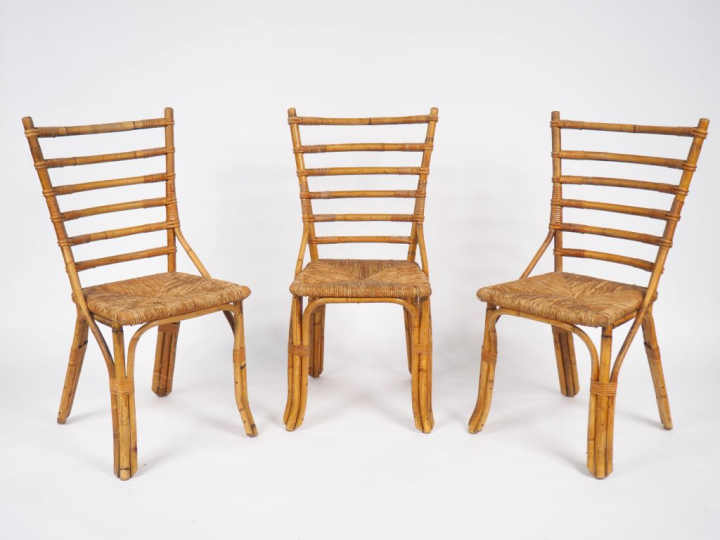 3 chaises paillées 1970 en rotin. (quelques manques de paillage)