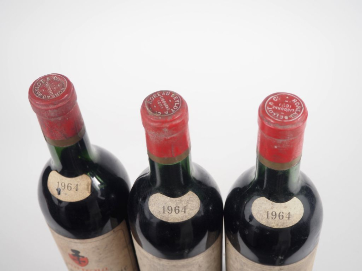 3 BOUTEILLES CHÂTEAU LA COMMANDERIE POMEROL - 1964 - 2 LB/1 LB-HEP/ES
